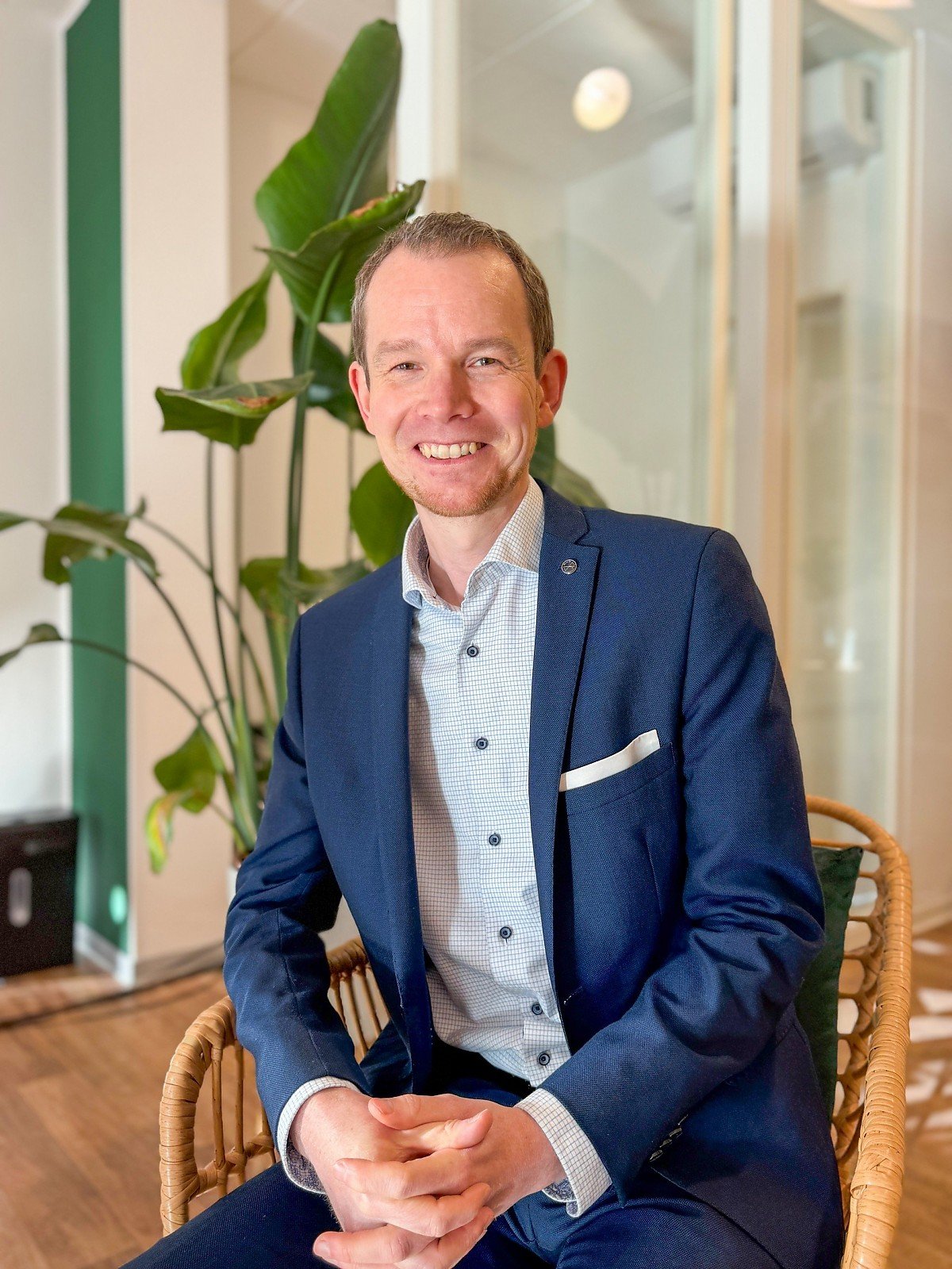 Valentin Hauser, Gesch�ftsf�hrer von Valentin Hauser Immobilien, im B�ro in Goslar