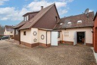 Bild (04a8b0c0c620f0ed6466a40d761d6c69): Wohnen am Feldrand: Siedlungshaus mit �berraschend viel Raum