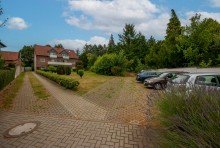 Stra�enansicht Kapitalanlage mit Balkon & Stellplatz