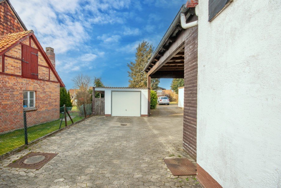 Bungalow/Einfamilienhaus - Einfahrt Mehrfamilienhaus Liebenburg / D�rnten