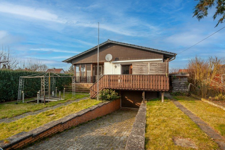 Aussenansicht Liebenburg / D�rnten Einfamilienhaus Gro�z�giger Bungalow mit Wintergarten