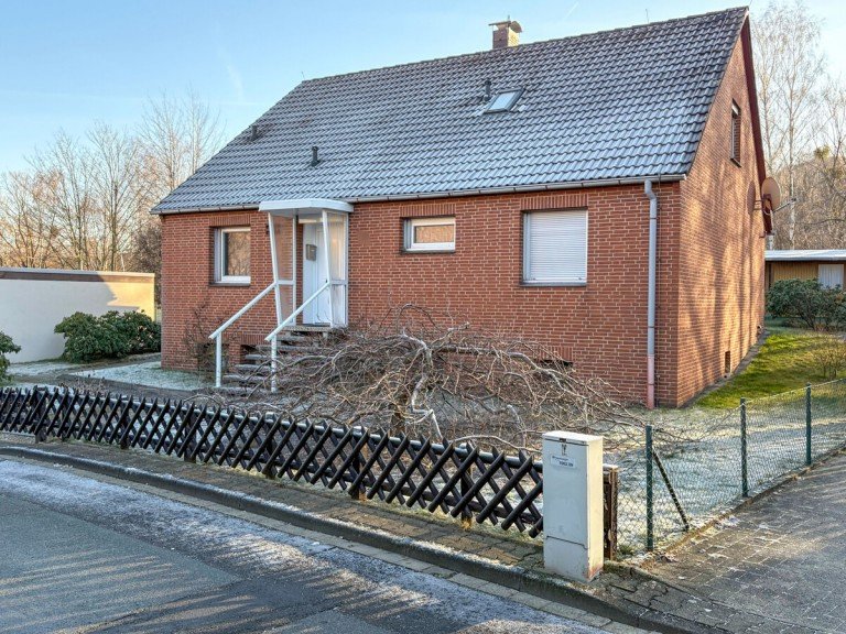 Aussenansicht Goslar / Oker Einfamilienhaus Gro�z�giges Familienhaus in Oker