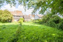 Garten Denkmal-Reihenhaus in Top-Altstadtlage - vermietetes Anlageobjekt