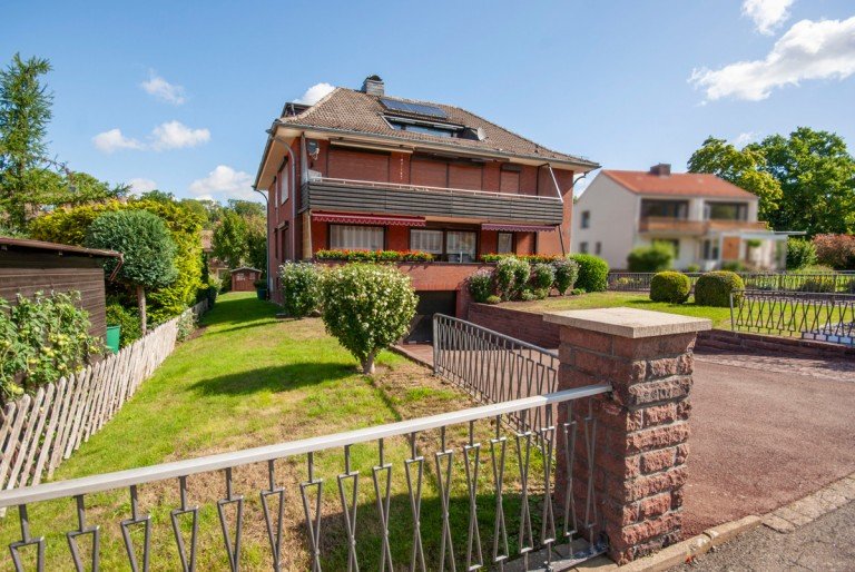 Aussenansicht Bad Harzburg Dachgeschosswohnung Bad Harzburg - Wohnen am Harzrand mit Balkon und Garage