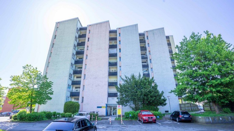 Ansicht Parkplatz Salzgitter / Lebenstedt Etagenwohnung Kapitalanlage in zentraler Lage von Salzgitter Lebenstedt