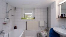 Wannenbad UG Reihenmittelhaus mit Garage und Garten in St�ckheim!