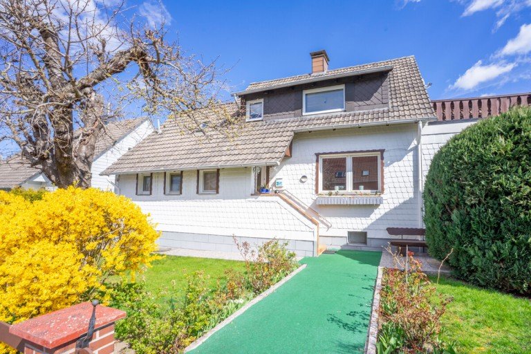 Stra�enansicht Bad Harzburg / Bettingerode Einfamilienhaus Einfamilienhaus mit park�hnlichem Grundst�ck