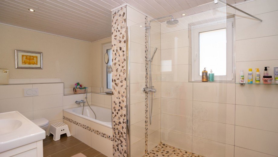 Badezimmer mit Wanne Einfamilienhaus Peine
