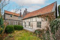 Bild (6c1b513c407d5d15f806fe7b9e56bd1a): Freistehendes Fachwerkhaus mit Hinterhaus in der Innenstadt