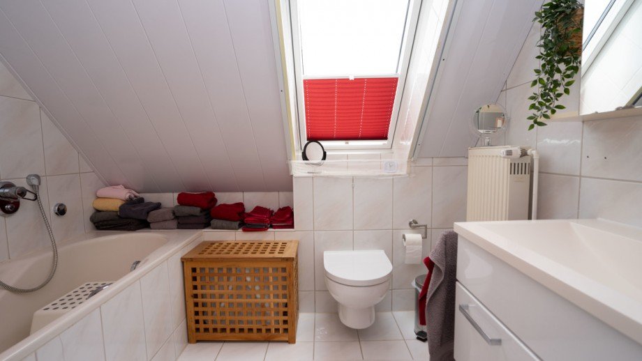 Badezimmer Doppelhaush�lfte Peine