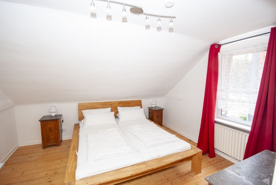 Schlafzimmer - DG (sep. Whg.) Zweifamilienhaus Bad Harzburg / B�ndheim