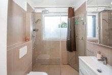 Badezimmer Kapitalanlage in Braunlage: Gewerblich vermietete Ferienwohnung mit S�dloggia und Garage