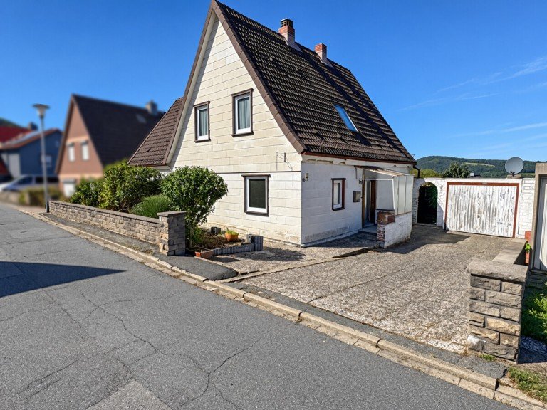 Aussenansicht Goslar / Oker Einfamilienhaus Einfamilienhaus mit Gestaltungsspielraum in Goslar-Oker