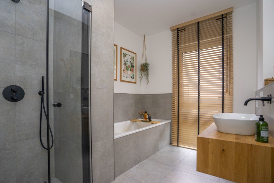 Badezimmer I Etagenwohnung Braunschweig / Nordstadt