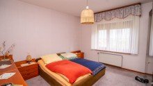 Schlafzimmer Gro�z�giges Wohnhaus mit Weitblick und gro�em Grundst�ck in Gro� D�hren