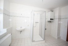 3.OG - Badezimmer + Dusche Historisches Mehrfamilienhaus - Gepflegte Kapitalanlage