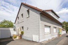 Hauptbild Zweifamilienhaus mit Garten und vielseitigen Wohnmöglichkeiten in Bündheim