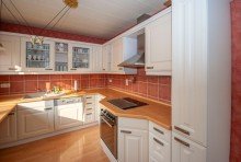 Bungalow - K�che Vielseitiges Anwesen mit Bungalow und Einfamilienhaus