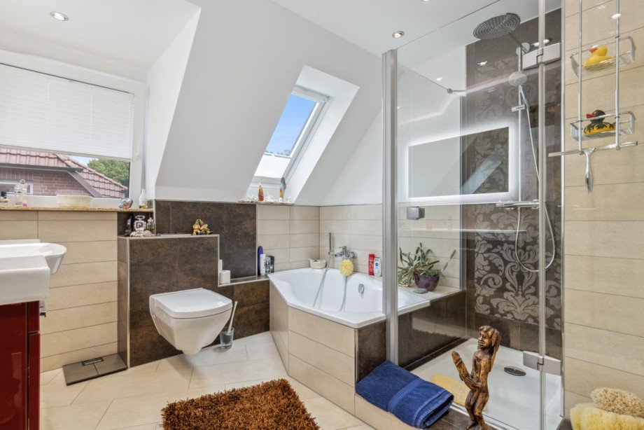 Dusche + Badewanne Doppelhaush�lfte Marxen