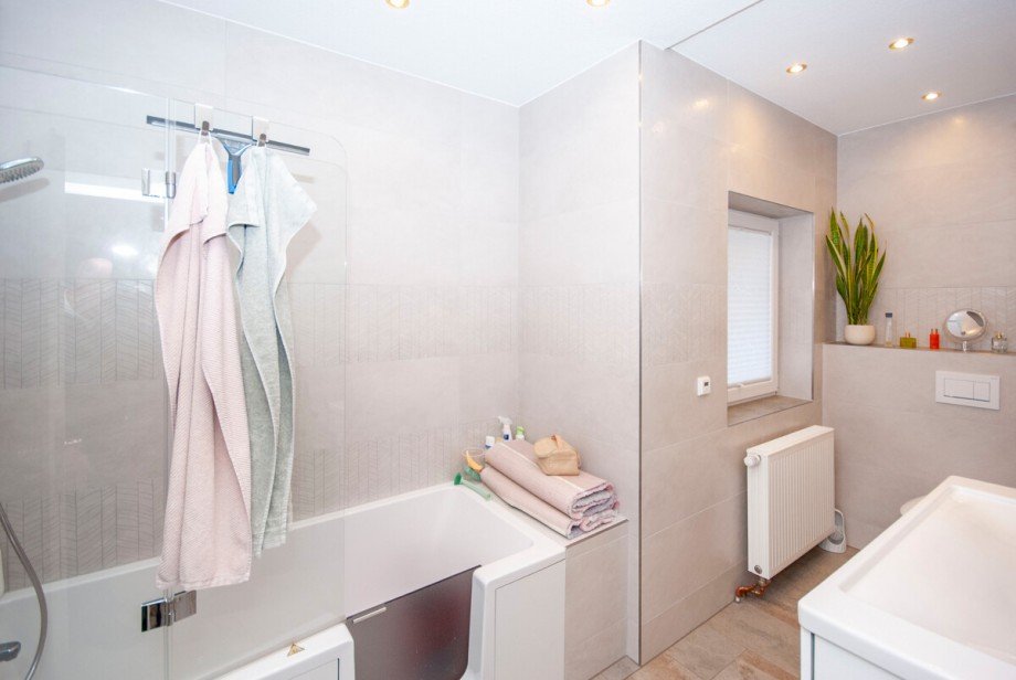 Badezimmer I Einfamilienhaus Braunlage / Hohegei�